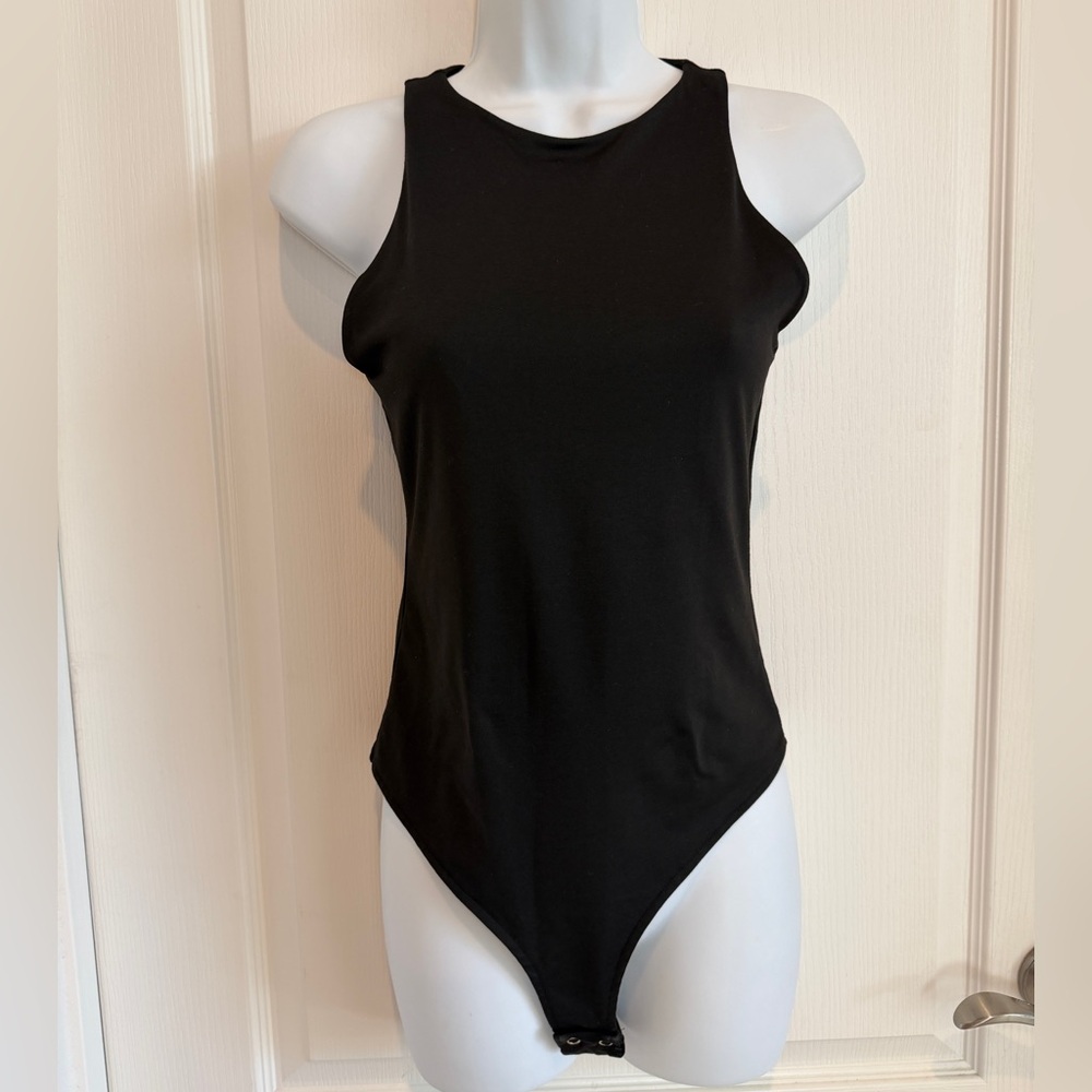 Reoria Black Sleeveless Bodysuit Small